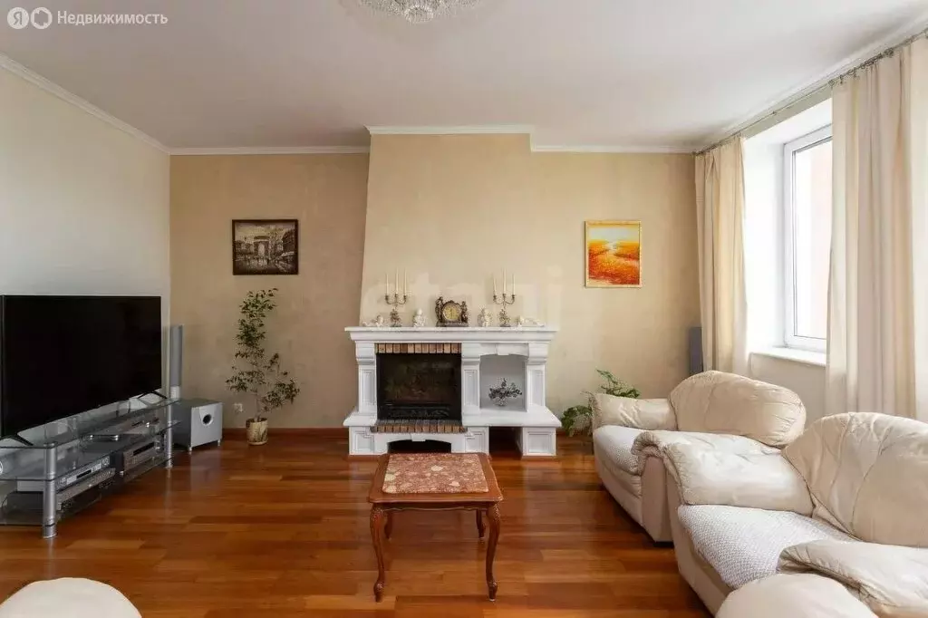 7-комнатная квартира: Калининград, улица Чернышевского, 15 (302 м) - Фото 1