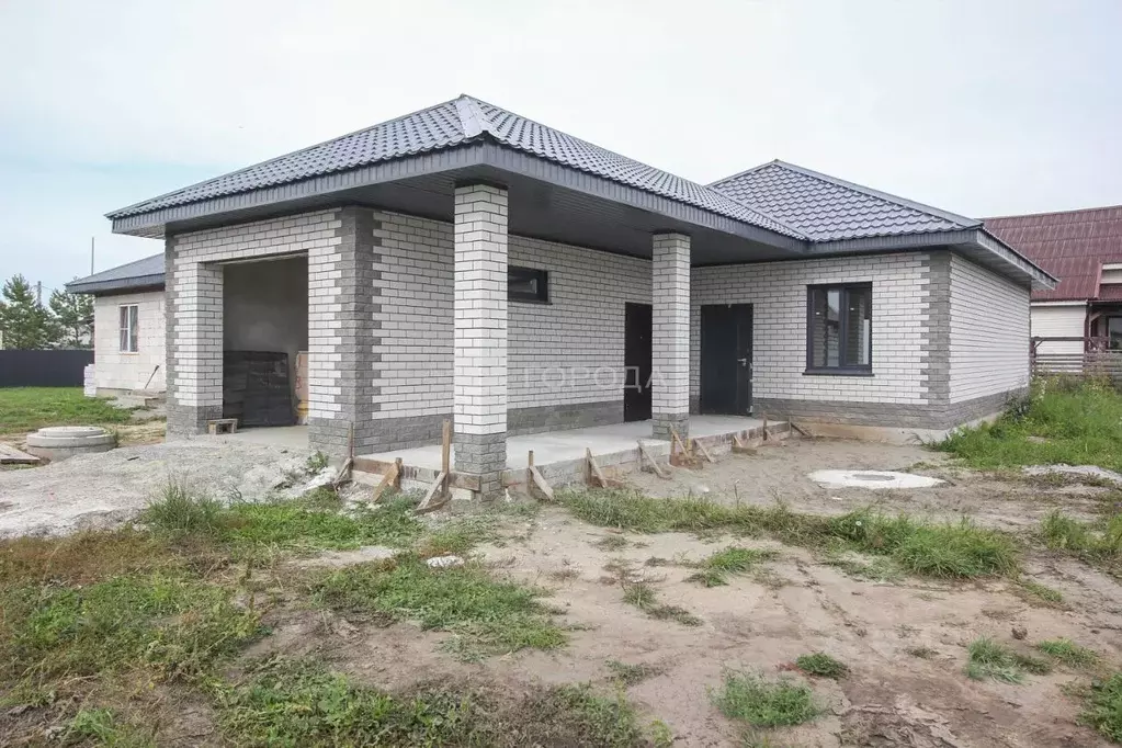 Дом в Алтайский край, Барнаул городской округ, пос. Центральный ул. ... - Фото 1