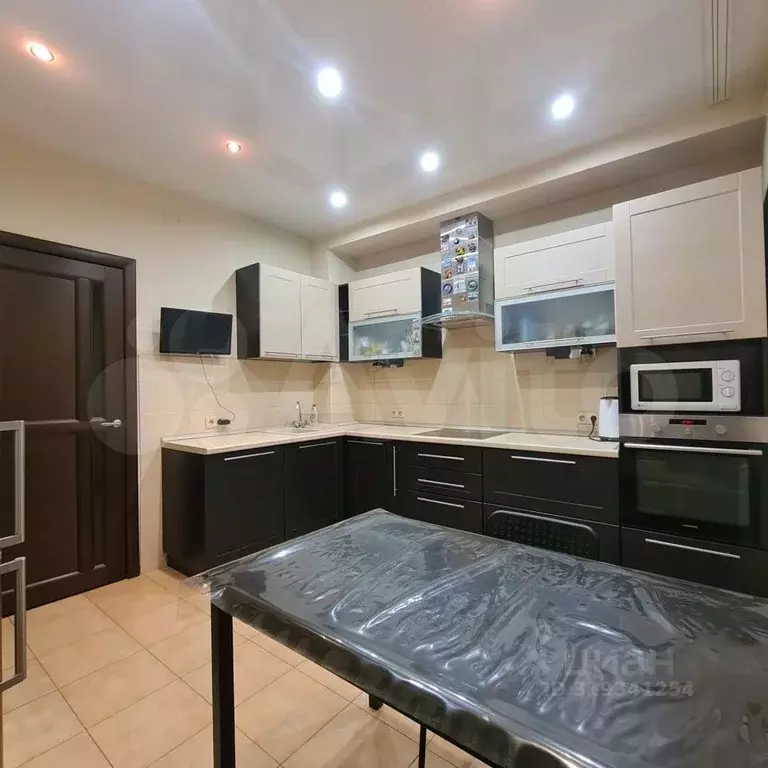 2-к кв. Татарстан, Казань ул. Сибгата Хакима, 39 (70.1 м) - Фото 0