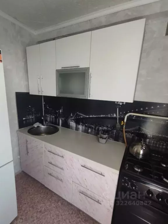 1-к кв. Удмуртия, Ижевск ул. Труда, 82 (28.6 м) - Фото 0