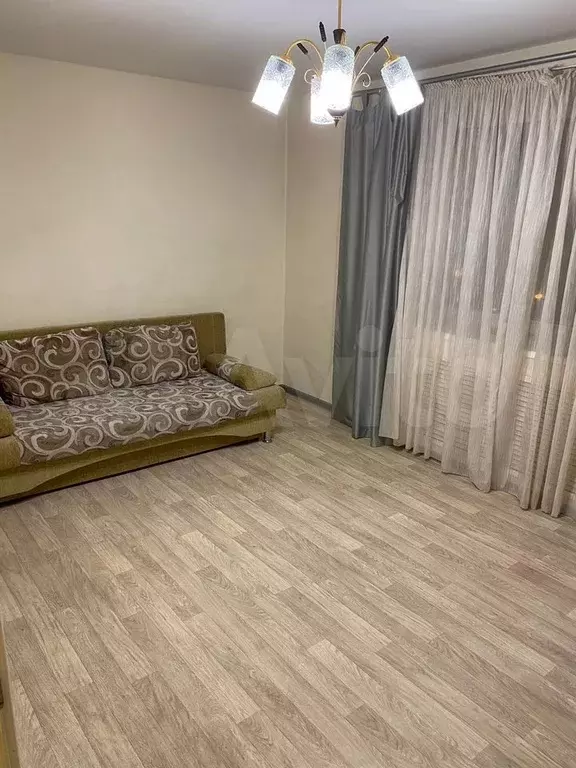 1-к. квартира, 39 м, 4/10 эт. - Фото 0