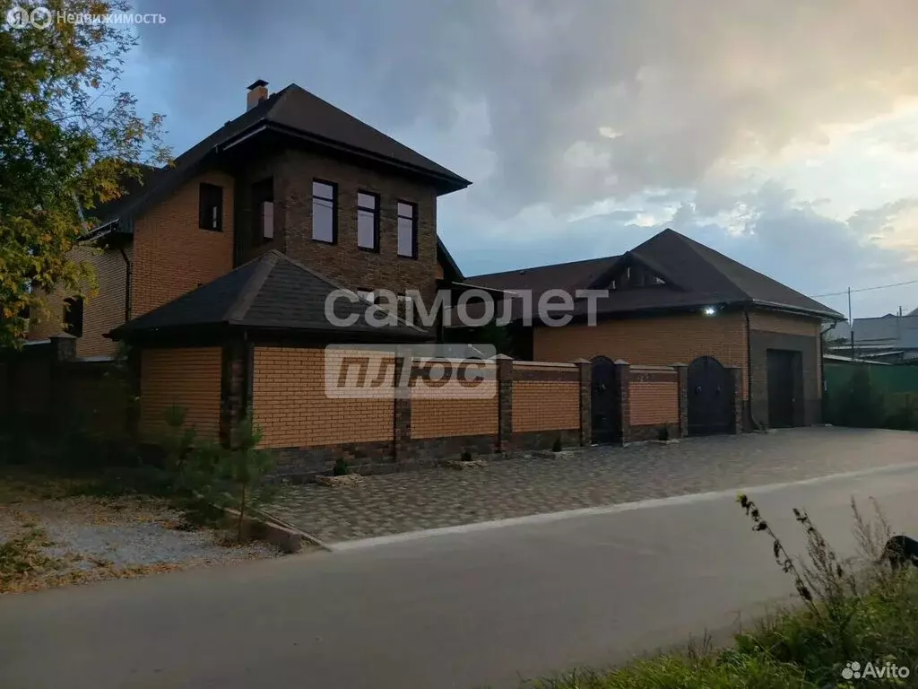 Дом в Омская область, Калачинск (271 м) - Фото 1