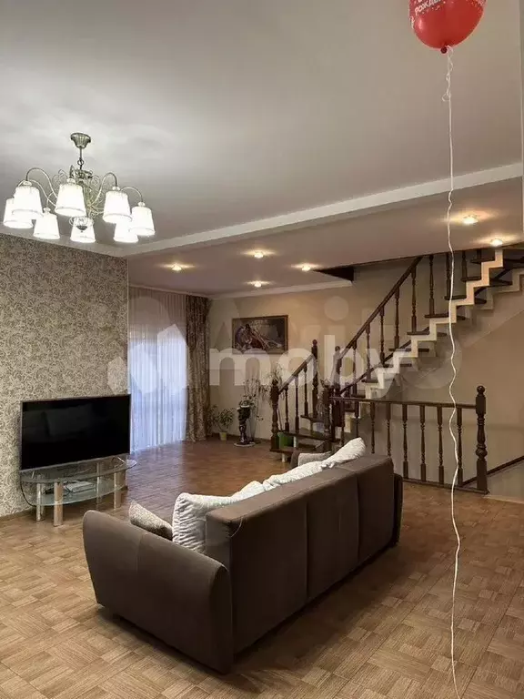 4-к. квартира, 144 м, 2/3 эт. - Фото 1
