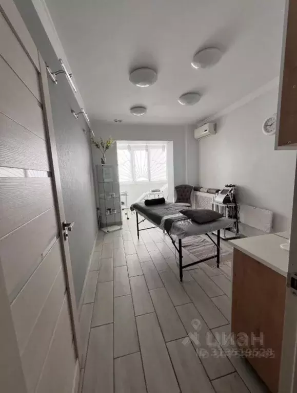 Помещение свободного назначения в Омская область, Омск ул. 70 лет ... - Фото 2