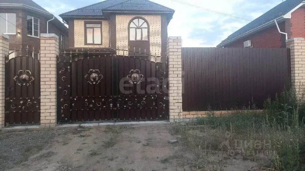 Дом в Воронежская область, Воронеж ул. Академика Басова, 2 (165 м) - Фото 1