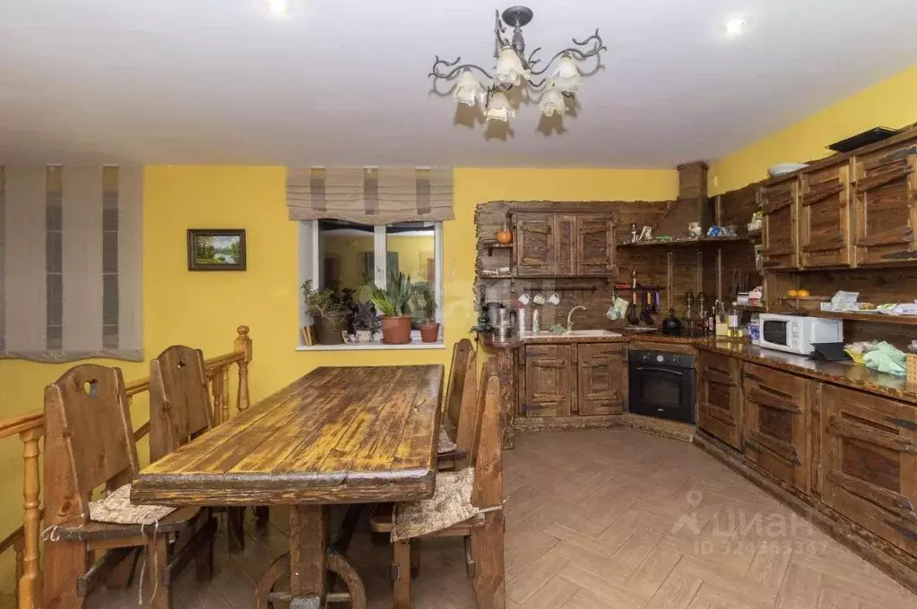 Дом в Тюменская область, Тюмень ул. Светлая (459 м) - Фото 1