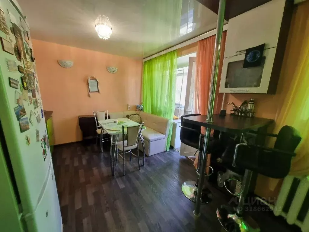 3-к кв. Свердловская область, Кировград ул. Лермонтова, 73 (75.9 м) - Фото 0