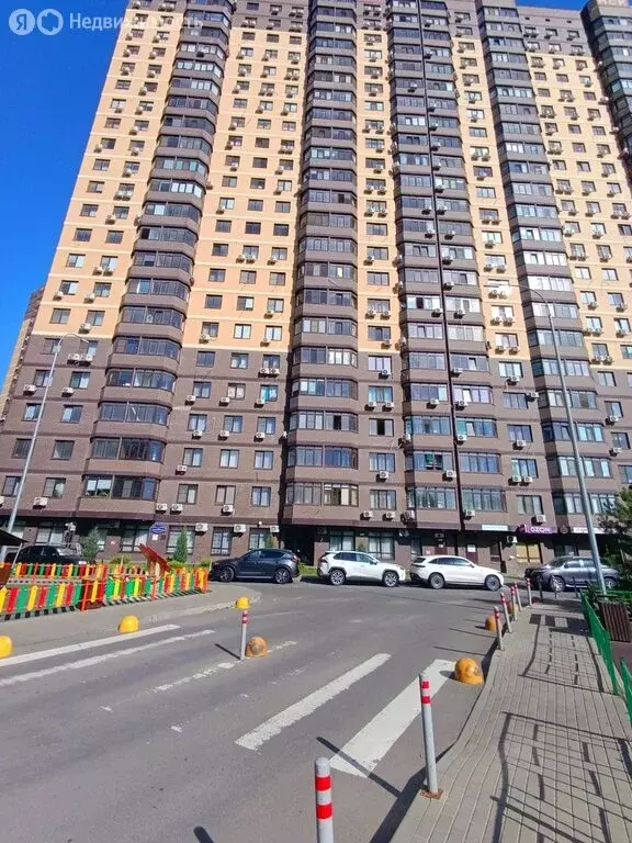 3-комнатная квартира: Ростов-на-Дону, улица Герасименко, 17/5 (76 м) - Фото 1