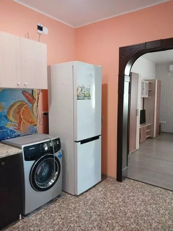 2-к кв. Крым, Сакский район, с. Молочное ул. Дружбы, 75 (57.0 м) - Фото 0