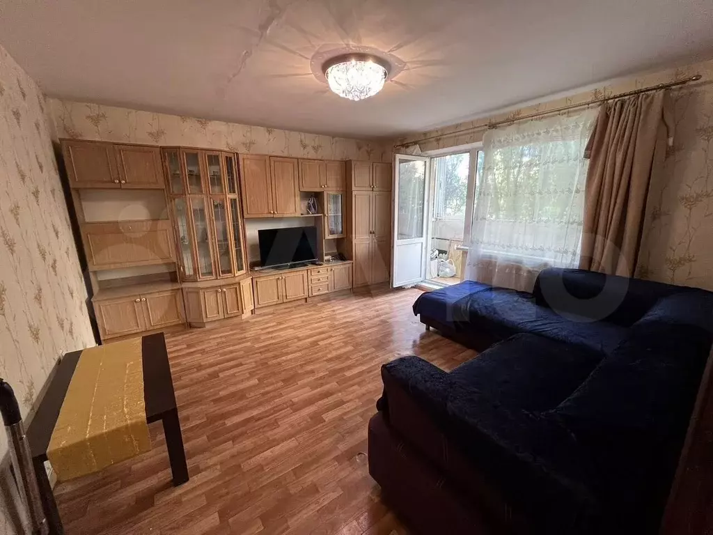 2-к. квартира, 55 м, 1/10 эт. - Фото 1