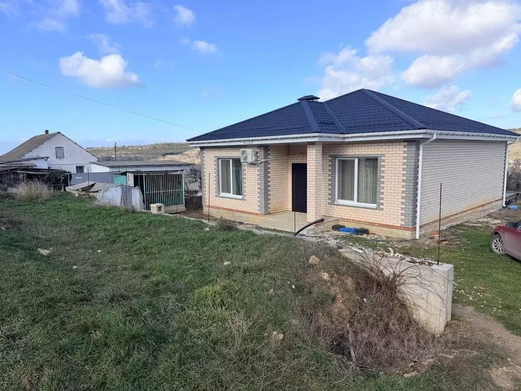 Дом в Севастополь с. Поворотное, ул. Лесная (100 м) - Фото 1