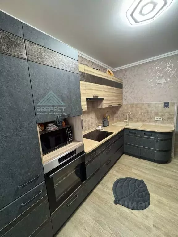 3-к кв. Хакасия, Абакан ул. Щетинкина, 63 (67.0 м) - Фото 0