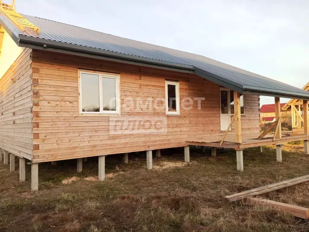 Дом в Архангельская область, Коряжма ул. Вешняя, 35 (100 м) - Фото 2