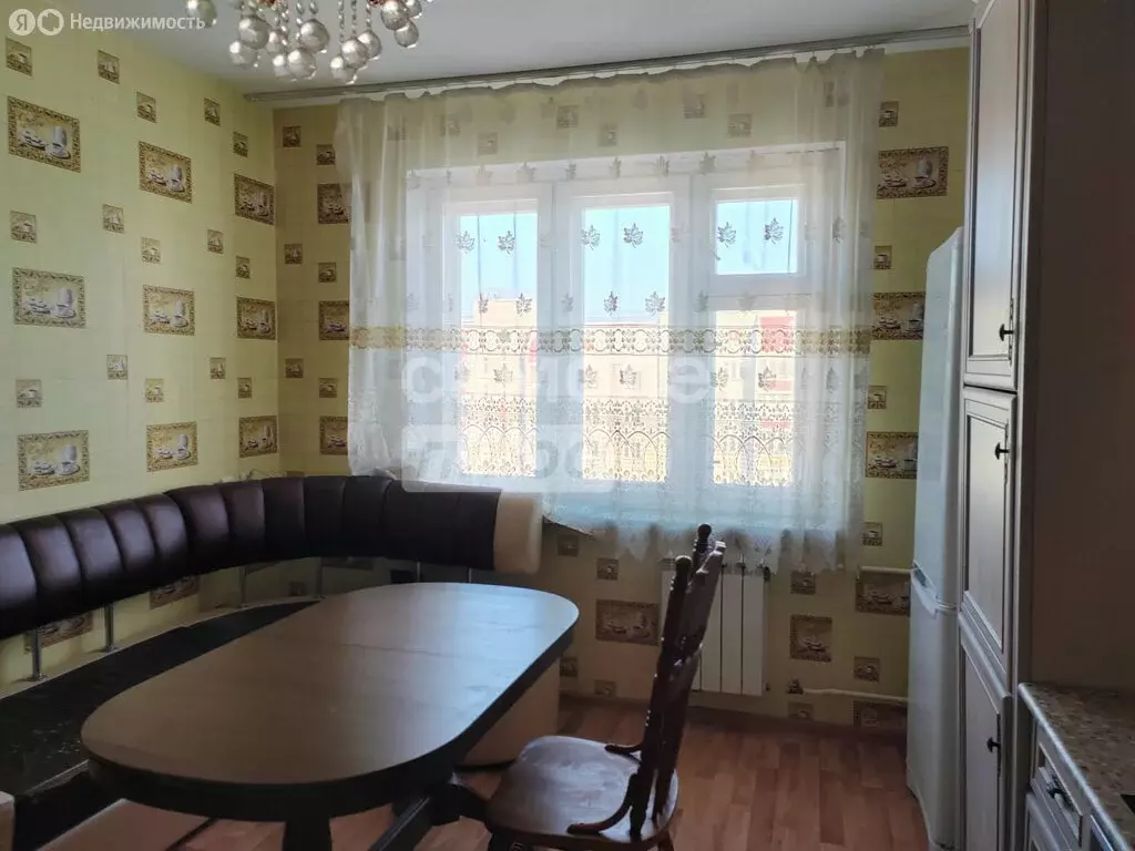 3-комнатная квартира: деревня Жилина, улица Естина, 2 (80.3 м) - Фото 1