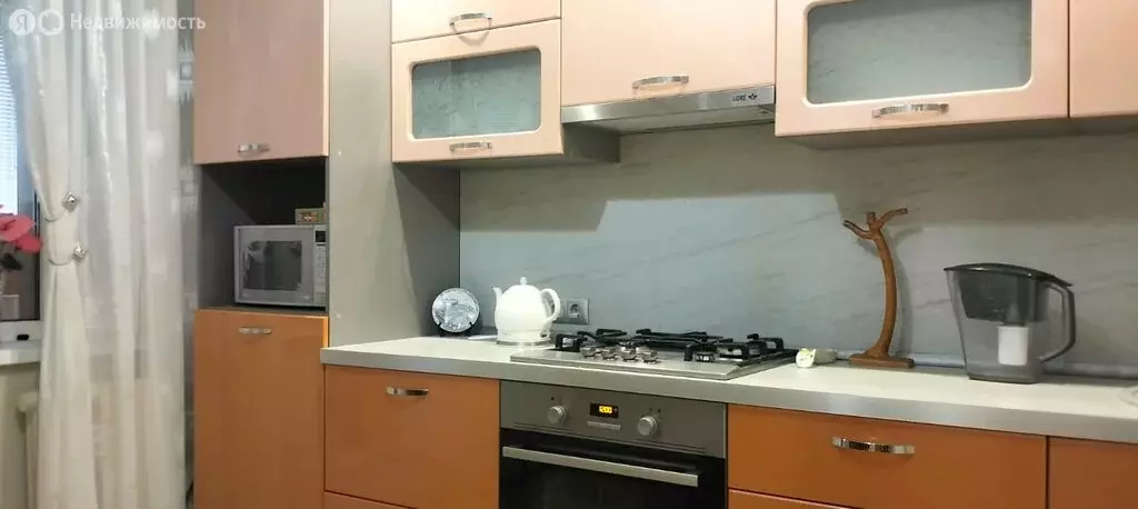 2-комнатная квартира: Энгельс, площадь Свободы, 22 (56 м) - Фото 0