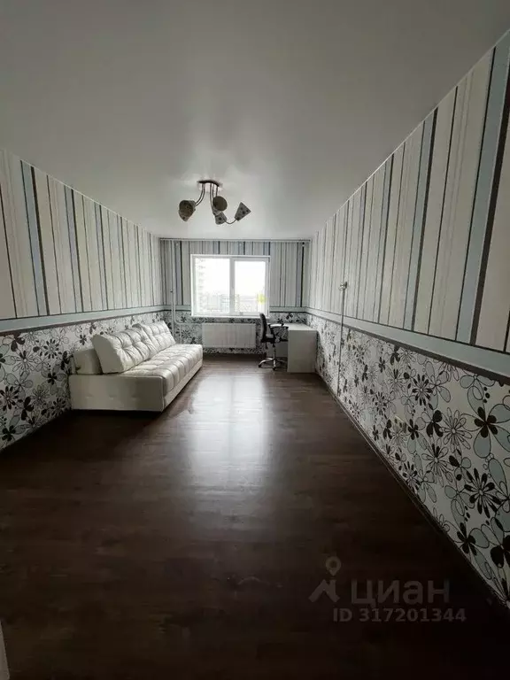 3-к кв. Санкт-Петербург пос. Шушары, ул. Окуловская, 8 (80.3 м) - Фото 0