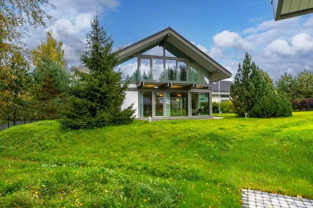 Дом в Ленинградская область, Всеволожский район, Бугровское городское ... - Фото 1