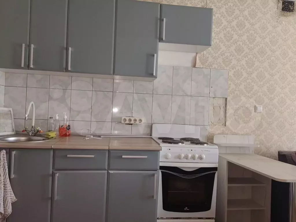 Комната 13 м в 1-к., 1/4 эт. - Фото 0