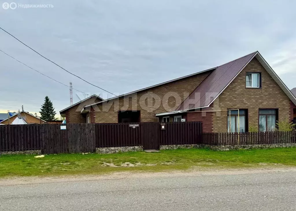 Дом в село Курлек, Трактовая улица (190 м) - Фото 1