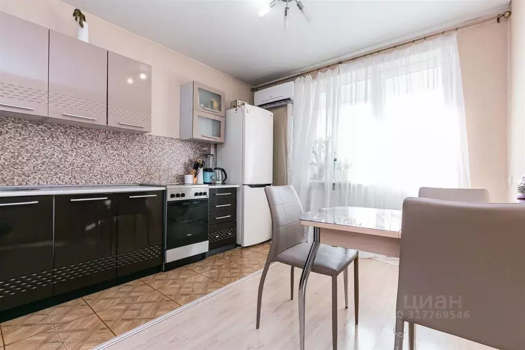 2-к кв. Краснодарский край, Краснодар Российская ул., 267к2 (52.8 м) - Фото 1