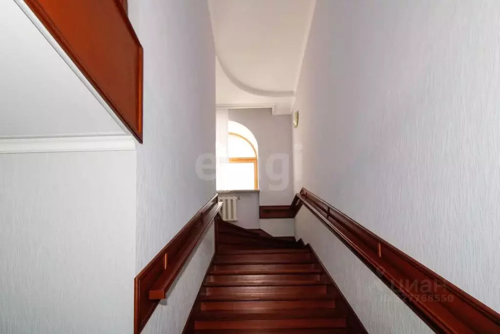 4-к кв. Тюменская область, Тюмень ул. Степана Халтурина, 8 (199.0 м) - Фото 1