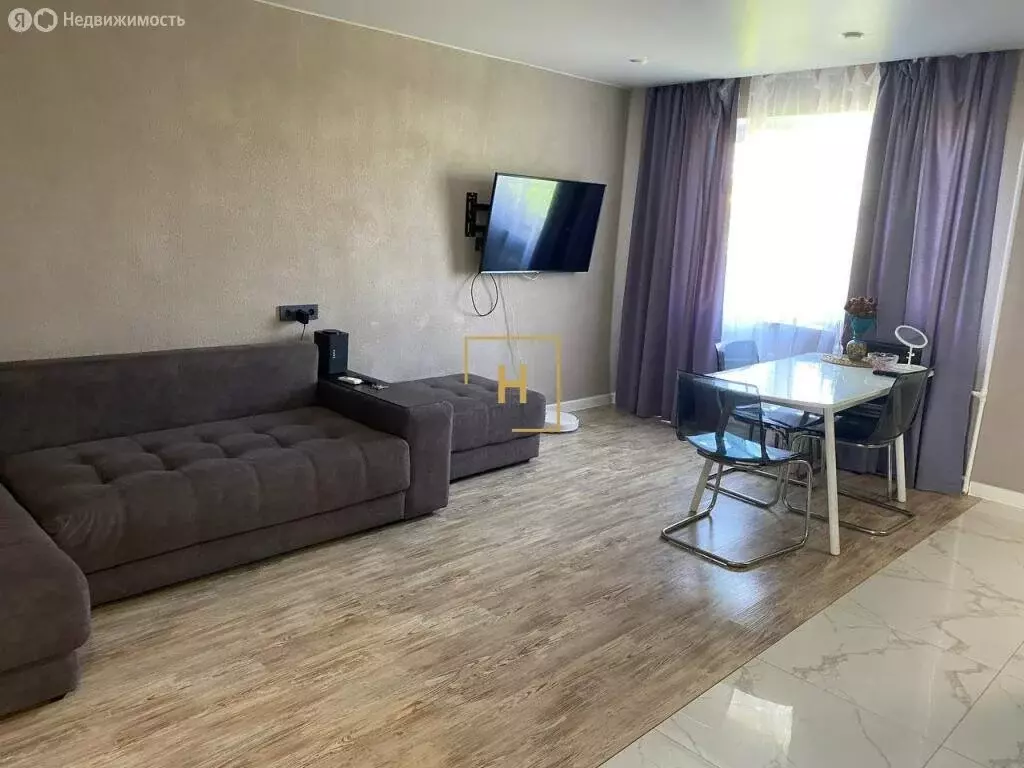 3-комнатная квартира: Мирный, Школьная улица, 5 (64.7 м) - Фото 1