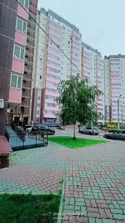 2-к кв. Красноярский край, Красноярск ул. Михаила Годенко, 1 (54.0 м) - Фото 0