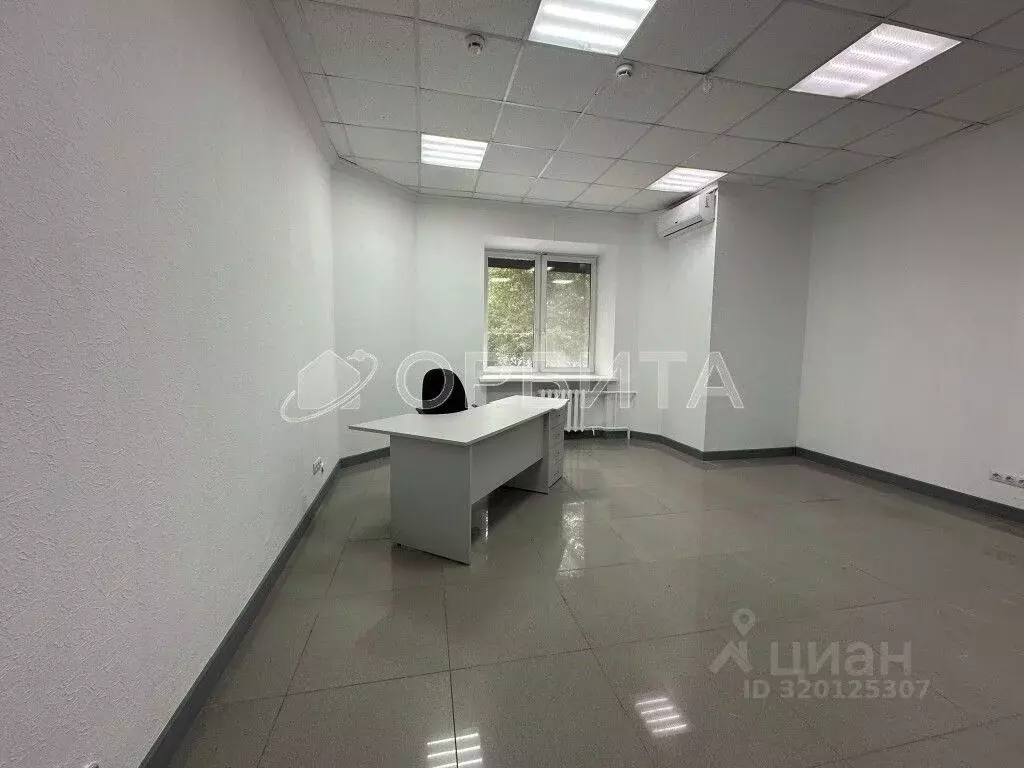 Офис в Тюменская область, Тюмень ул. Мельникайте, 55 (50 м) - Фото 1