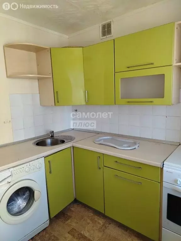 3-комнатная квартира: Омск, улица 12 Декабря, 106 (50.9 м) - Фото 1