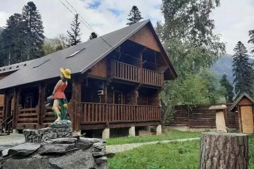 Дом в Карачаево-Черкесия, Зеленчукский район, с. Архыз ул. Алиева, 7Н ... - Фото 1
