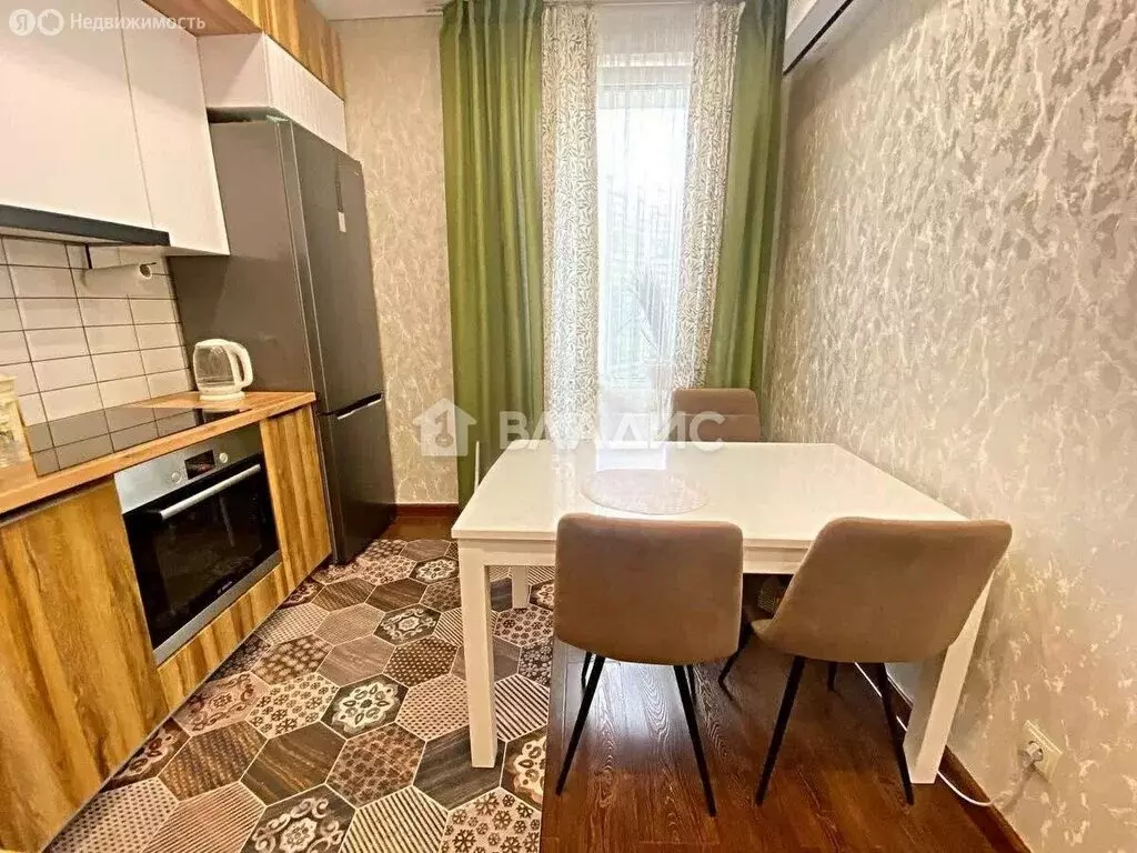 2-комнатная квартира: Красногорск, улица Игоря Мерлушкина, 3 (70 м) - Фото 1