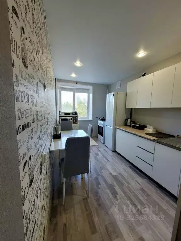 4-к кв. Саратовская область, Энгельс Полиграфическая ул., 188а (86.0 ... - Фото 0