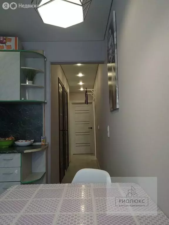 3-комнатная квартира: Магнитогорск, Вокзальная улица, 122 (54.3 м) - Фото 2