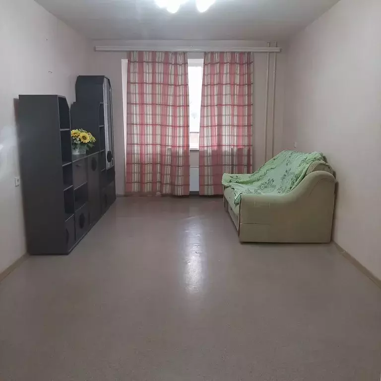 3-к кв. Волгоградская область, Волгоград ул. Маршала Воронова, 10 ... - Фото 1