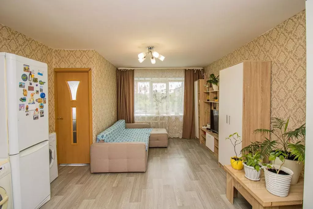 2-к кв. Тюменская область, Тюмень ул. Республики, 171 (43.7 м) - Фото 2