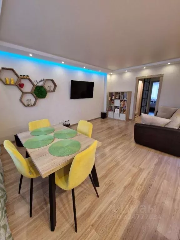 2-к кв. Псковская область, Псков ул. Труда, 50 (65.3 м) - Фото 1