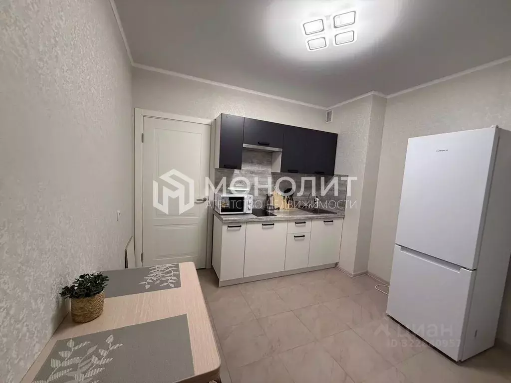 1-к кв. Белгородская область, Старый Оскол Степной мкр, 33Г (36.0 м) - Фото 1