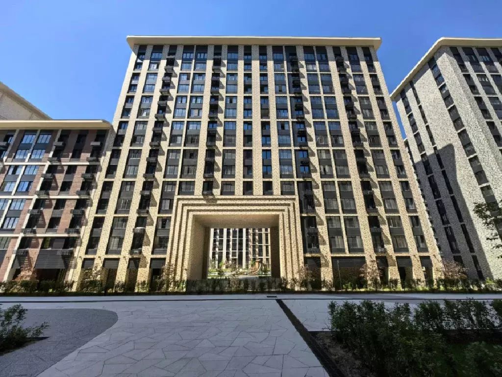 Продается 4-комнатная квартира - Фото 2