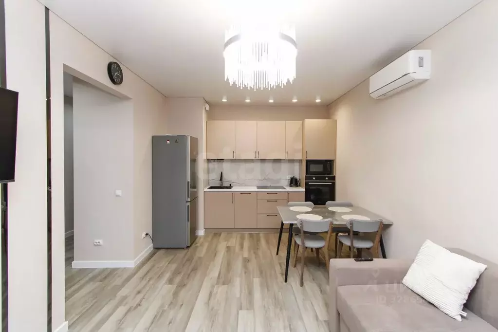 2-к кв. Тюменская область, Тюмень ул. Газовиков, 38к2 (59.2 м) - Фото 1