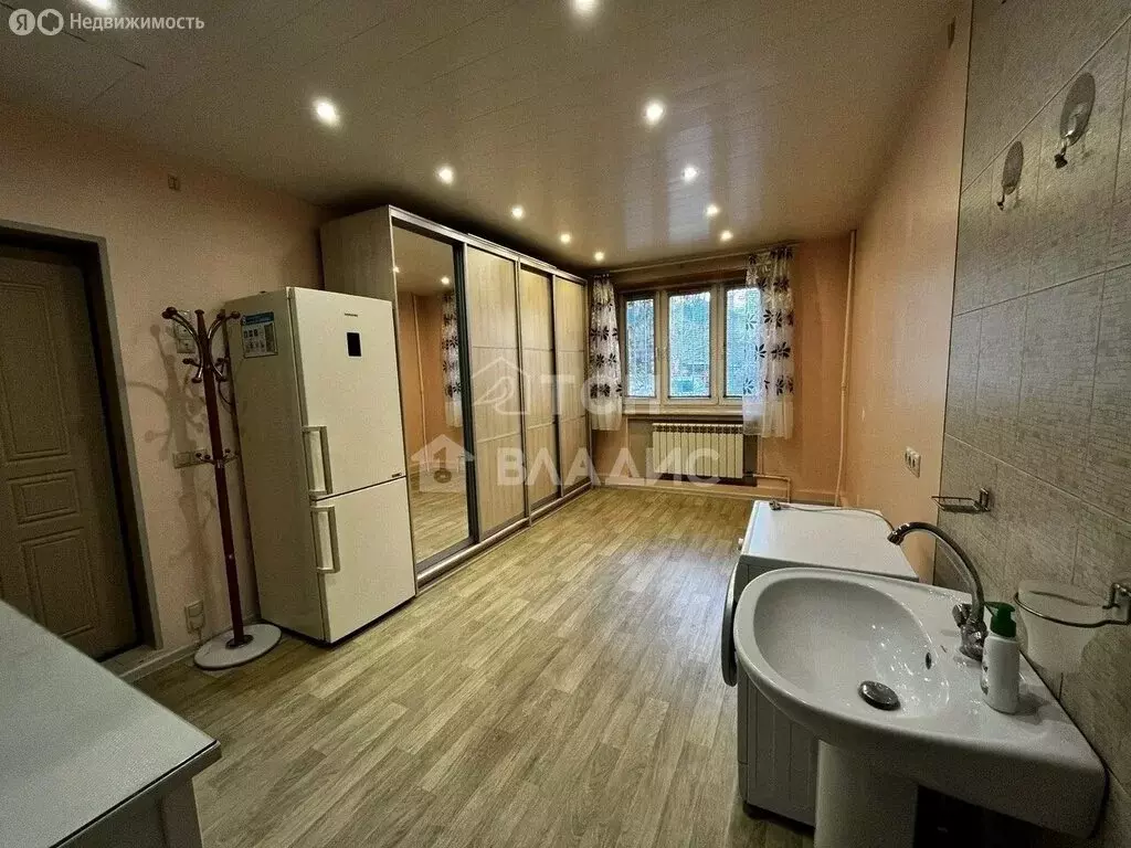 1к в 8-комнатной квартире (17.6 м) - Фото 1