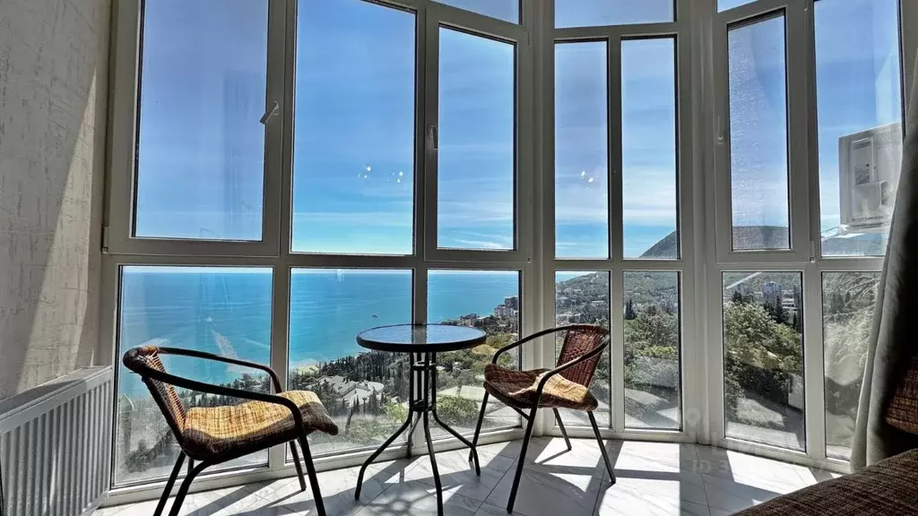 2-к кв. Крым, Алушта ул. Чатырдагская, 1А (53.0 м) - Фото 1