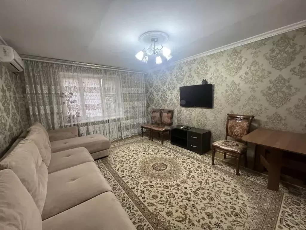 2-к кв. Дагестан, Каспийск ул. Гамзата Цадасы, 43 (60.0 м) - Фото 0