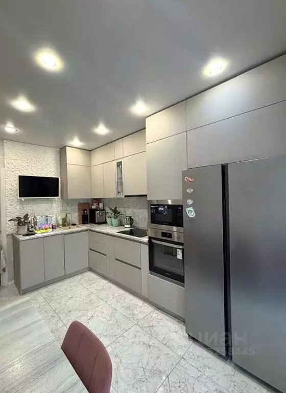 1-к кв. Волгоградская область, Волгоград ул. Расула Гамзатова, 7 (38.2 ... - Фото 1