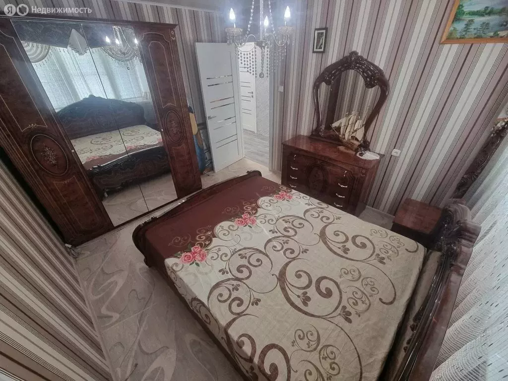 3-комнатная квартира: Абакан, улица Стофато, 2 (63 м) - Фото 1