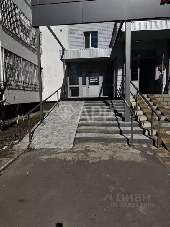 Помещение свободного назначения в Татарстан, Набережные Челны бул. ... - Фото 1