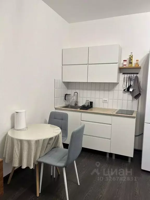 Студия Санкт-Петербург ул. Верхне-Каменская, 11к1 (25.0 м) - Фото 1