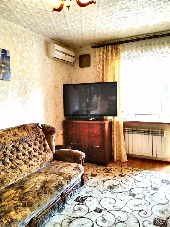 2-к кв. Крым, Алушта ул. Ленина, 46 (48.0 м) - Фото 0