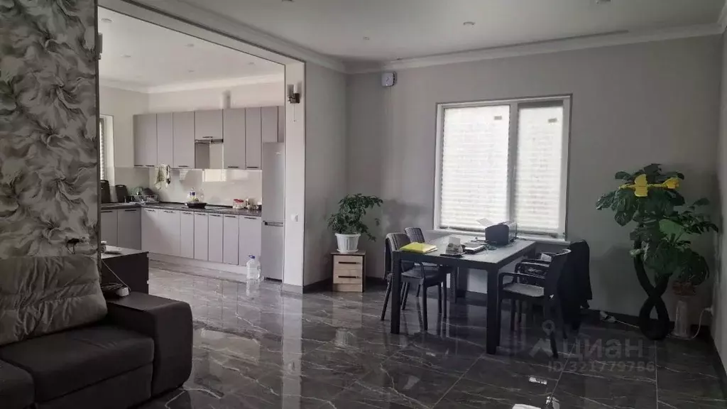 Дом в Крым, Сакский район, с. Молочное ул. Пионерская (135 м) - Фото 1