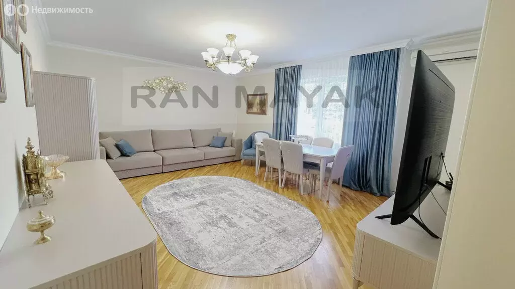 3-комнатная квартира: Майкоп, улица Гайдара, 82к2 (81.3 м) - Фото 0