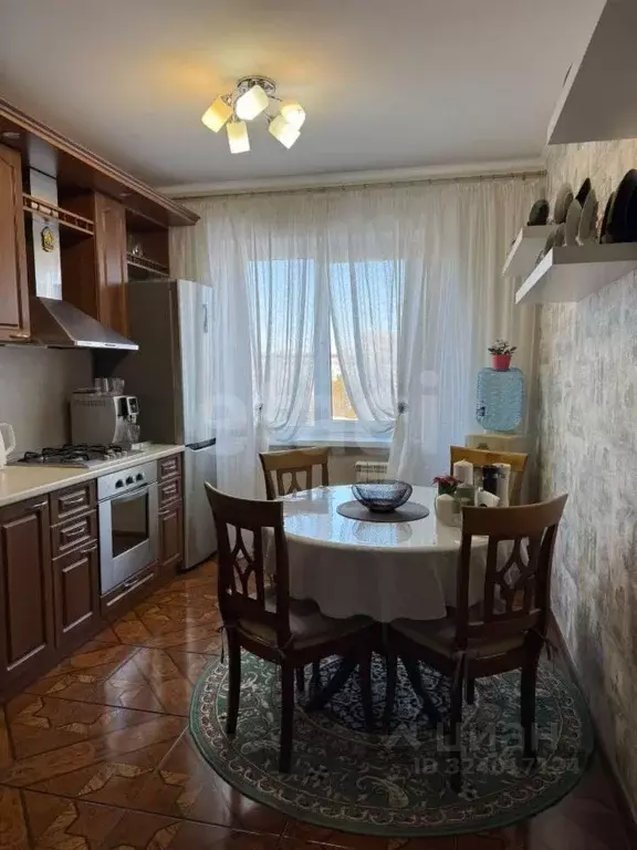 3-к кв. Омская область, Омск просп. Комарова, 27/6 (63.6 м) - Фото 1